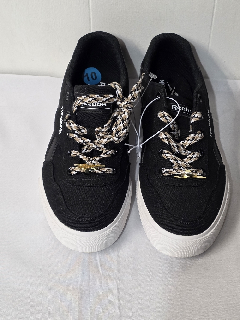 Reebok Classic Low-Top Black Sneakers With Brsided Laces And Goldtone Charm NWOT - Picture 4 of 7